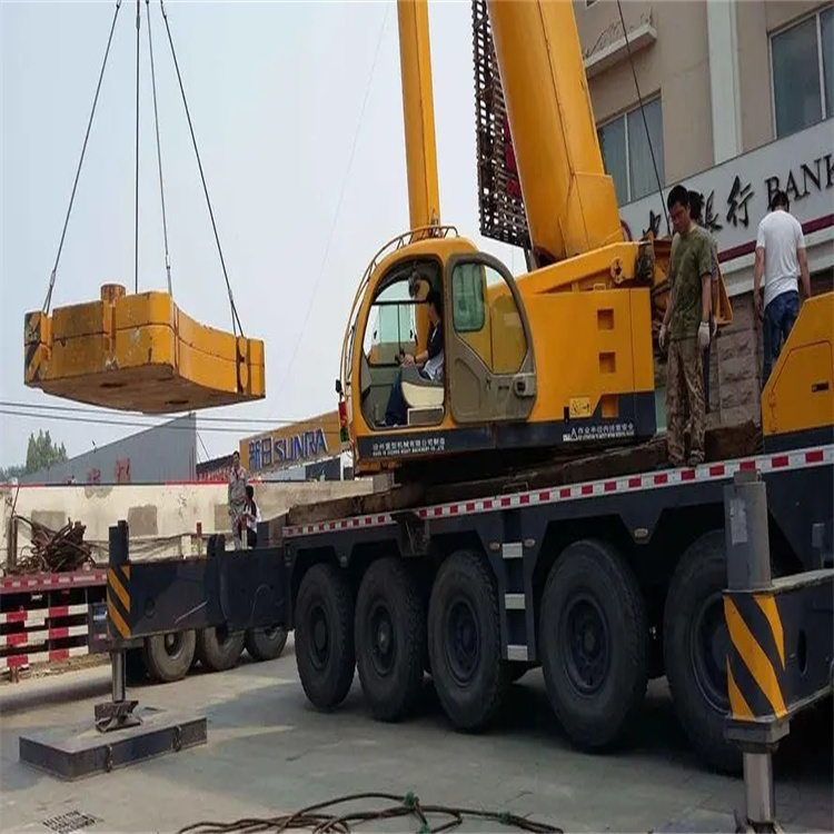 钦北当地吊车出租|机器吊装|75吨|工厂搬迁服务